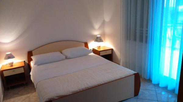 Apartmani Petra Pakostane Luaran gambar